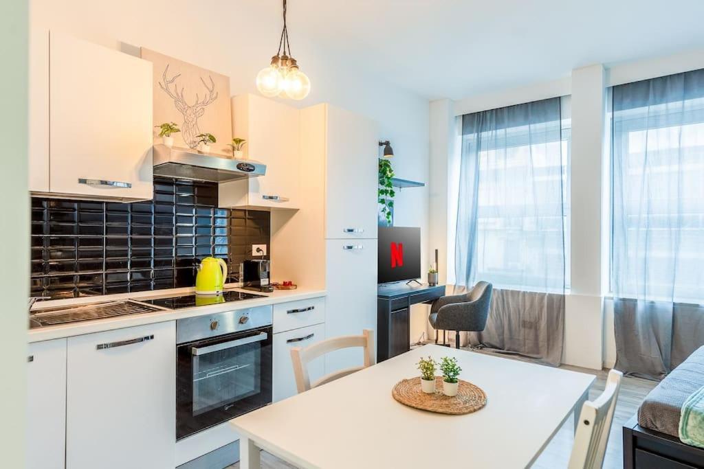 2 Minutes From Central Station-Exclusive Open Space Milão Exterior foto